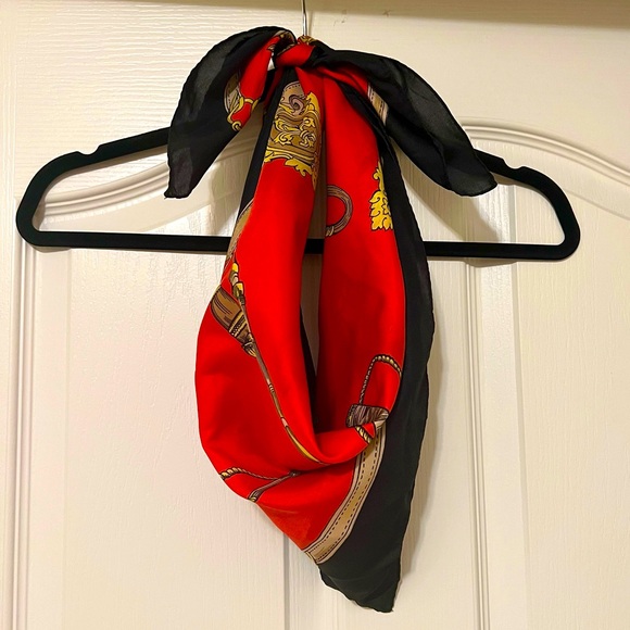 Vintage Accessories - 70s-80s Vintage ♦️ Designer-Inspired Scarf